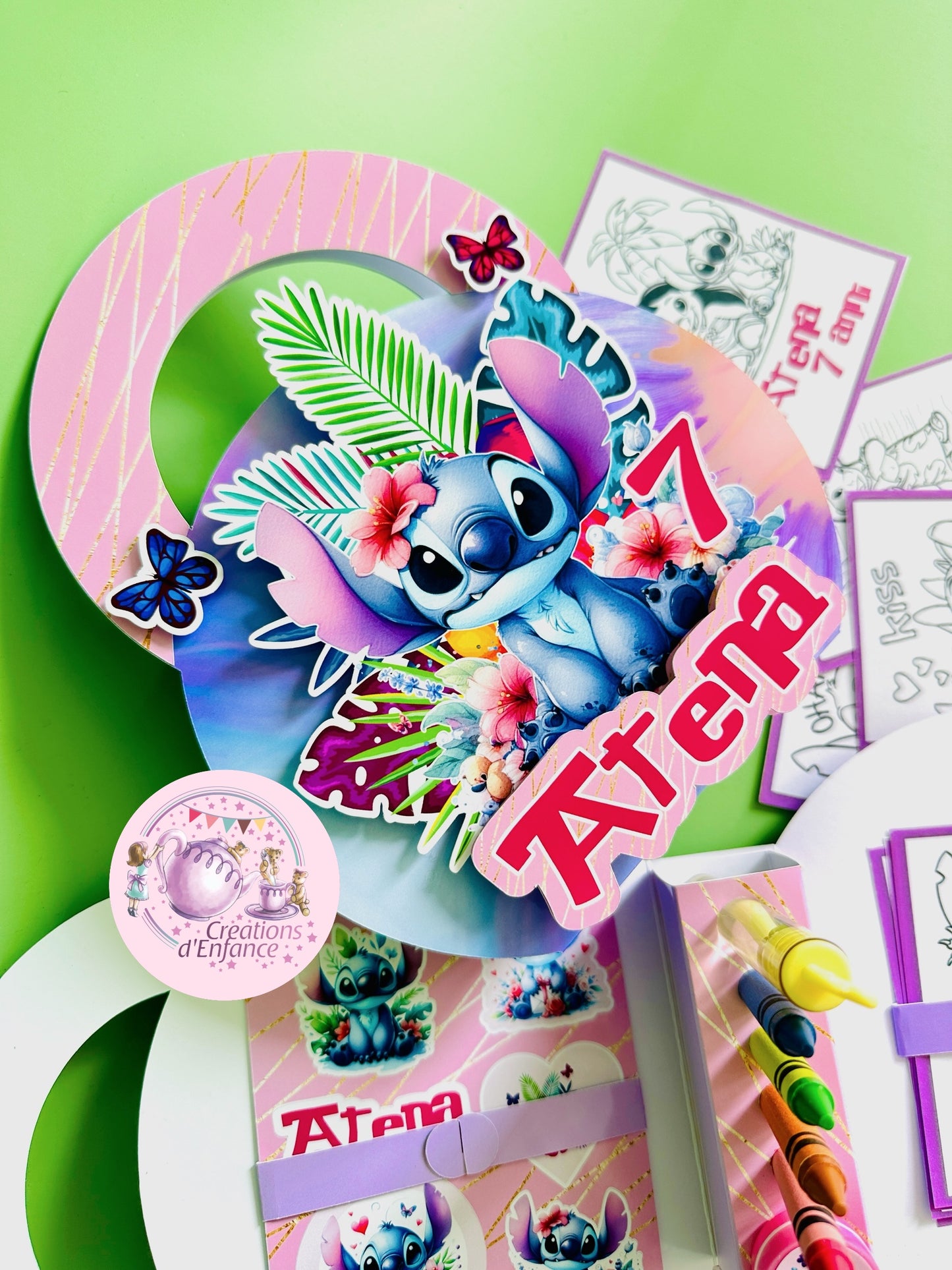 VALIGETTA ATTIVITÀ TEMA A SCELTA con 4 colori a cera, 4 disegni, timbrino, mini bolle e foglio con stickers