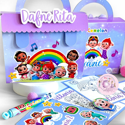 VALIGETTA ATTIVITÀ CON PLAY DOH, 4 COLORI A CERA, FOGLIO STICKERS E 4 DISEGNI, TEMA A SCELTA