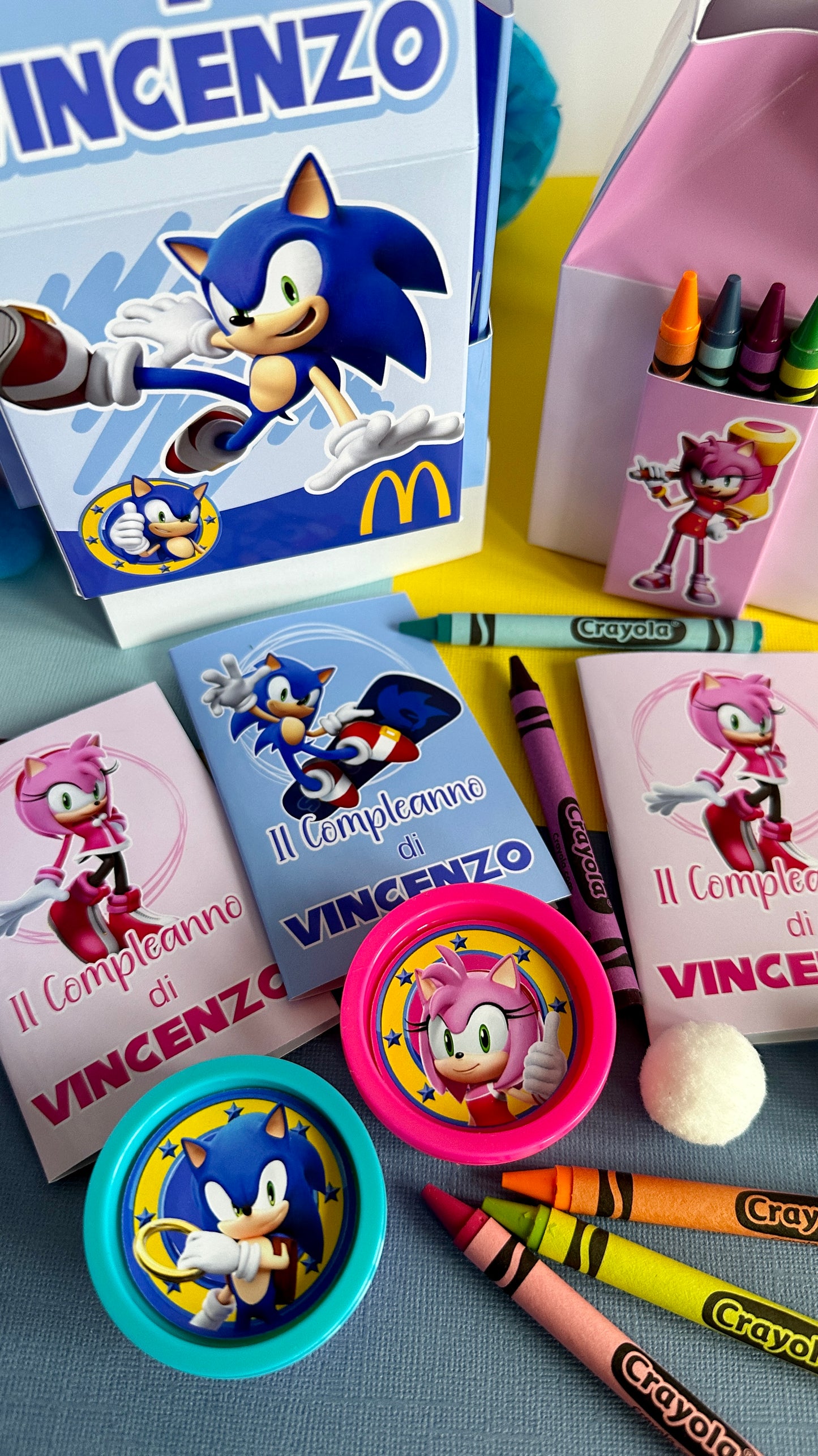 SCATOLA TIPO “HAPPY MEAL” CON TEMA A SCELTA