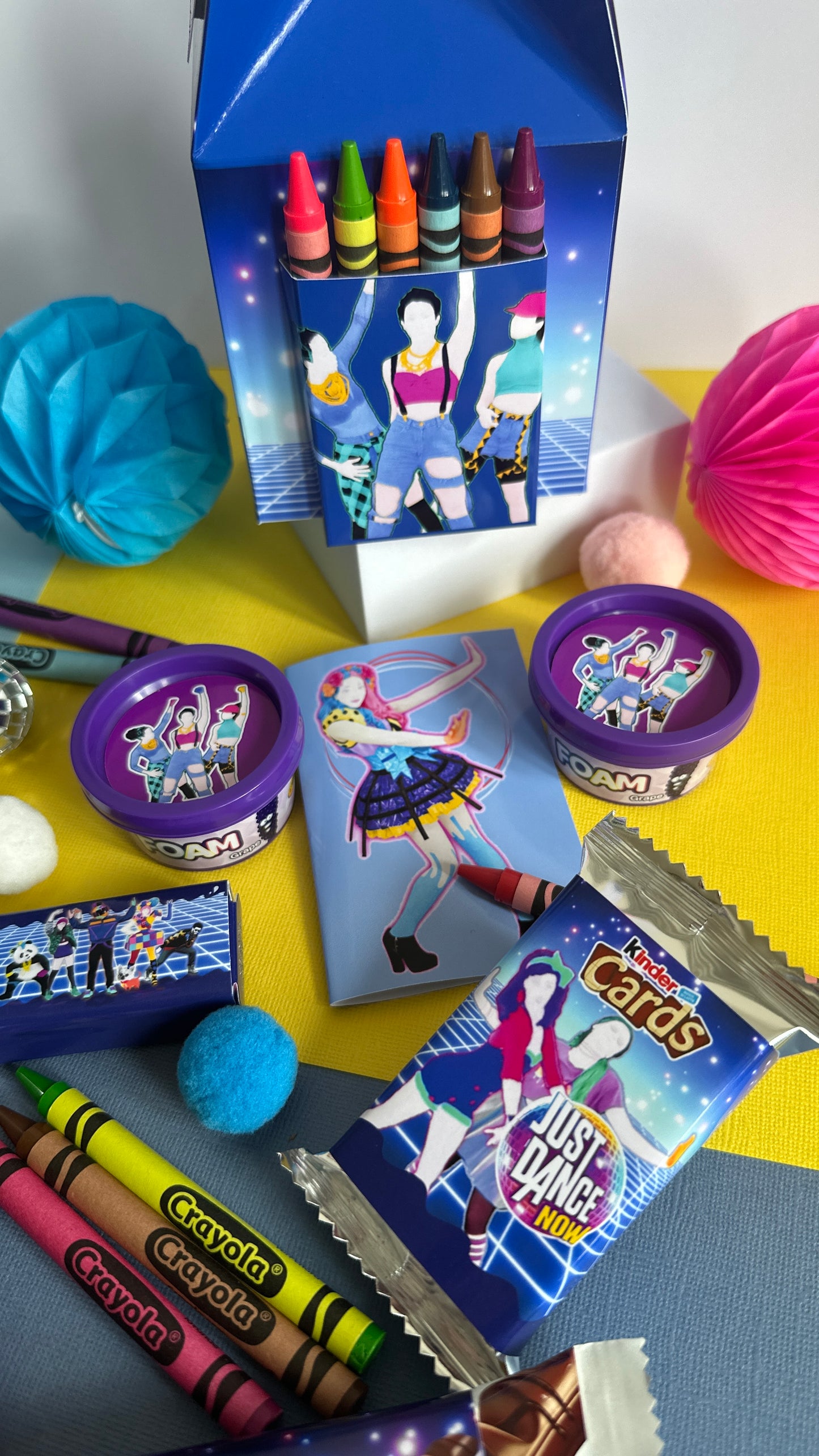 SCATOLA TIPO “HAPPY MEAL” CON TEMA A SCELTA