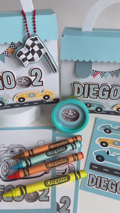 VALIGETTA ATTIVITÀ CON PLAY DOH, 4 COLORI A CERA, FOGLIO STICKERS E 4 DISEGNI, TEMA A SCELTA